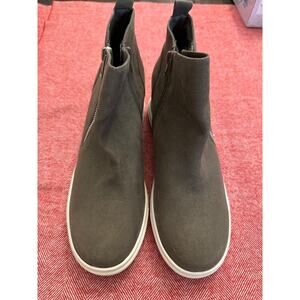 Steve Madden Gray suede wedge sneakers size 8.5